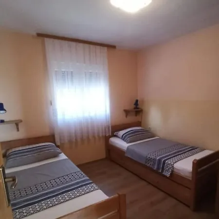 Apartamento With Parking Space Jezera, Murter - 24202